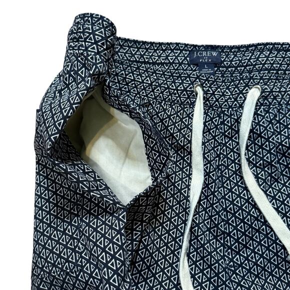 J Crew Flex Mens Shorts Large Navy Blue White Geometric Triangle Elastic Waist - Picture 10 of 10
